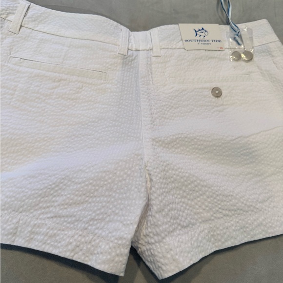 Southern Tide Women's white seersucker Bermuda shorts, Size 10 - Picture 4 of 4